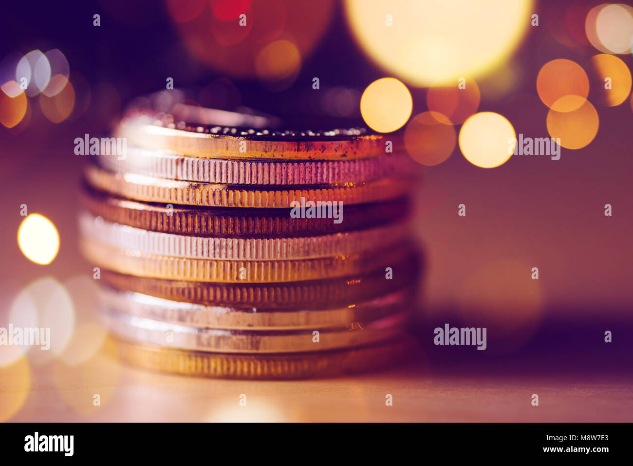 Cryptocurrency coin stack, blockchain Technologie dezentrale Währung Münzen, konzeptionelle Bild mit selektiven Fokus Stockfoto
