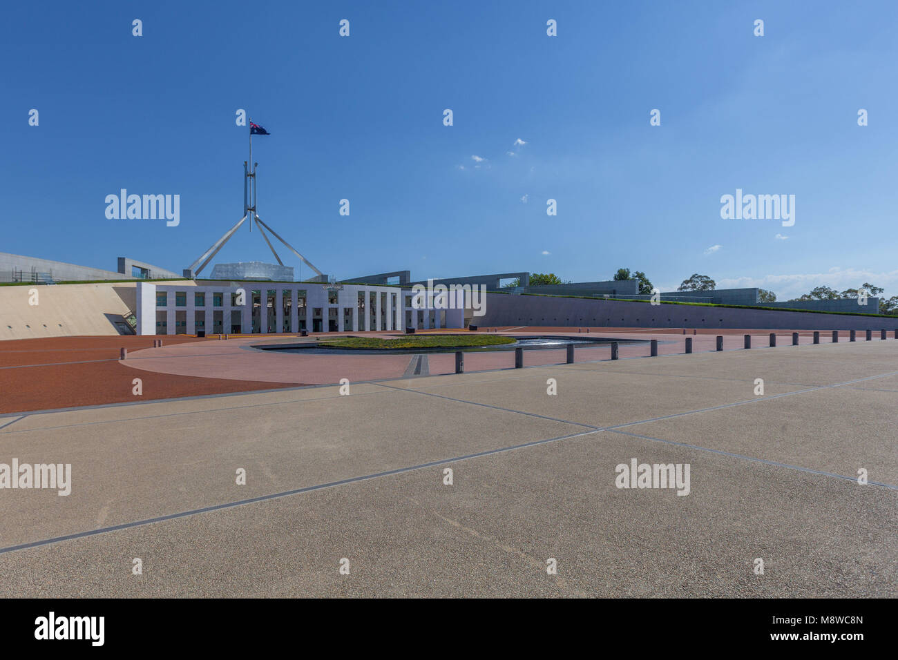 Canberra, Australien - 11. März 2018: Eingang zum Parliament House. Stockfoto