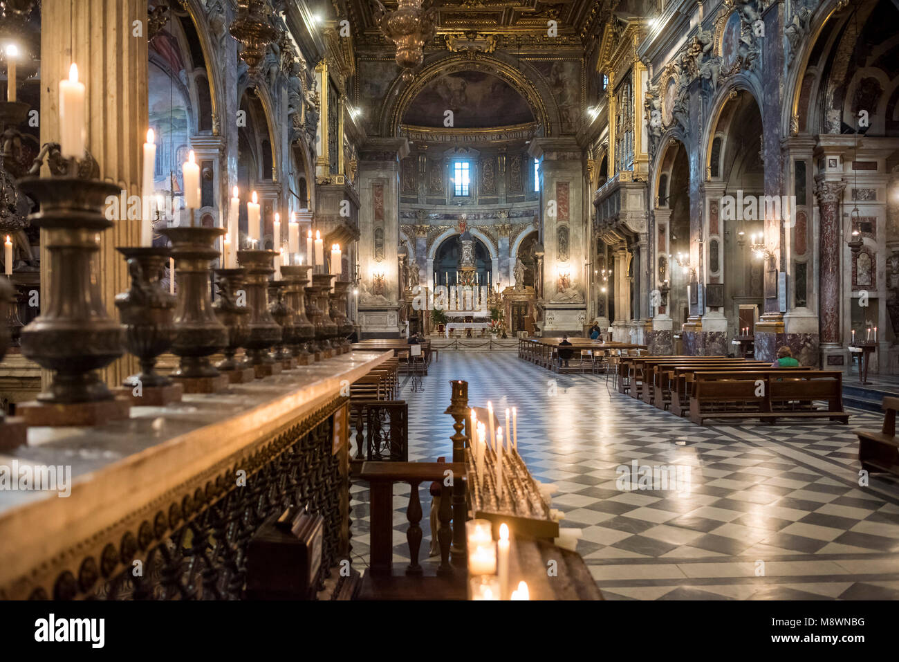 Florenz. Italien. Innenraum der Basilika della Santissima Annunziata (Basilika der Heiligen Verkündigung). Stockfoto