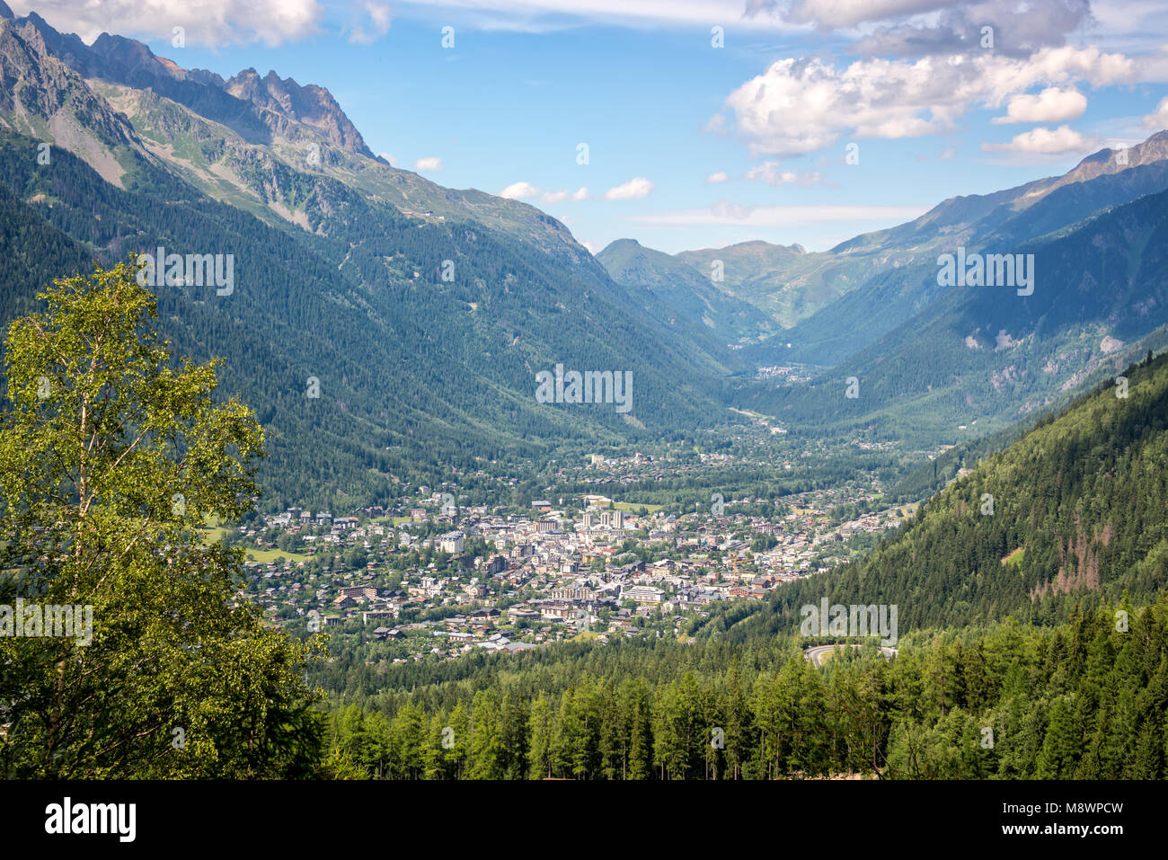 Luftaufnahme auf Chamonix Tal im Sommer, Mont Blanc Massiv, die Alpen, Frankreich Stockfoto