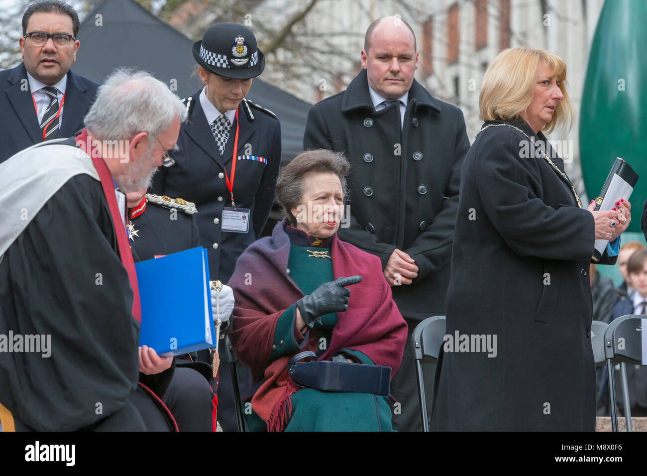 Warrington, Großbritannien. 20 Mär, 2018. Prinzessin Anne 25-jähriges Bestehen der IRA-Bombe, Warrington. Ihre Königliche Hoheit Prinzessin Anne besucht, die Princess Royal Punkte zu etwas, das an das 25-jährige Gedenken an den Warrington Bombenanschlag am Dienstag, 20. März 2018 Credit: John Hopkins/Alamy Live Newsa Stockfoto