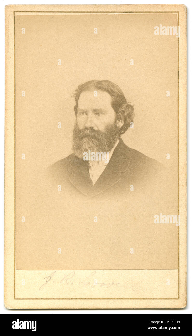 Antike c 1860 carte de visite, James Russell Lowell. James Russell Lowell (1819-1891) war ein US-amerikanischer romantischer Dichter, Kritiker, Herausgeber und Diplomat. Quelle: ORIGINAL-CD Stockfoto