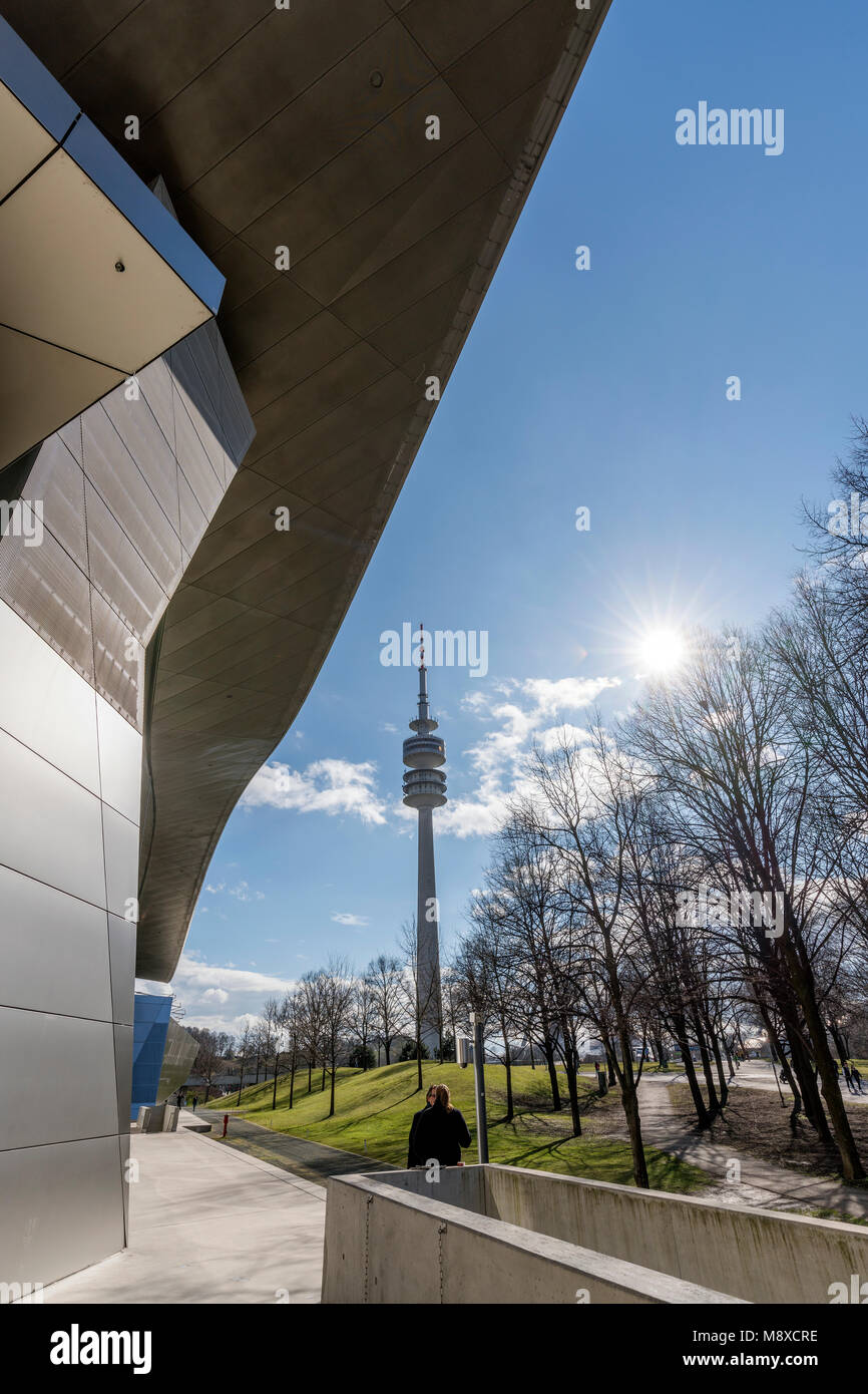 BMW Welt, eine multifunktionale Kundenerlebnis und die Ausstellung der BMW. Es ist von COOP HIMMELB(L)AU. Stockfoto