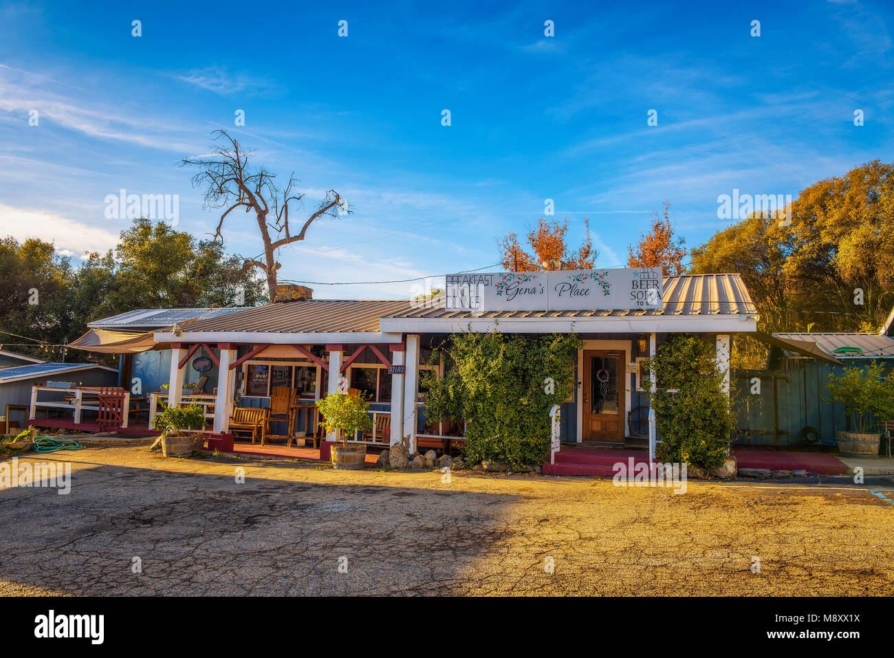 Von Gena Sierra Inn Motel und Restaurant in der Nähe Sequoia National Park Stockfoto