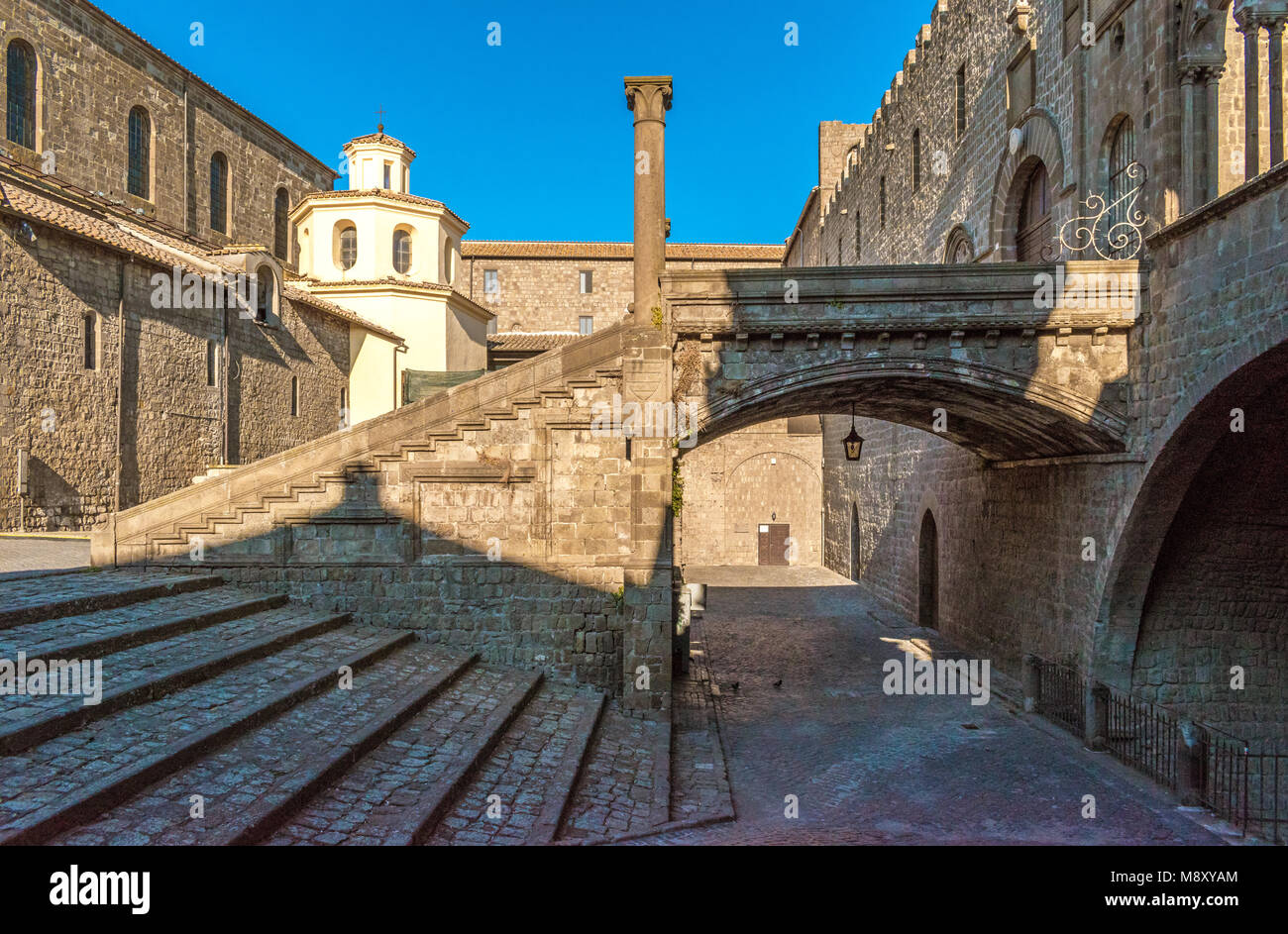 Viterbo Italien Die Mittelalterliche Stadt Der Region Latium Hier Die Altstadt Eine Der Besterhaltenen Mittelalterlichen Stadte In Italien Erhalten Stockfotografie Alamy