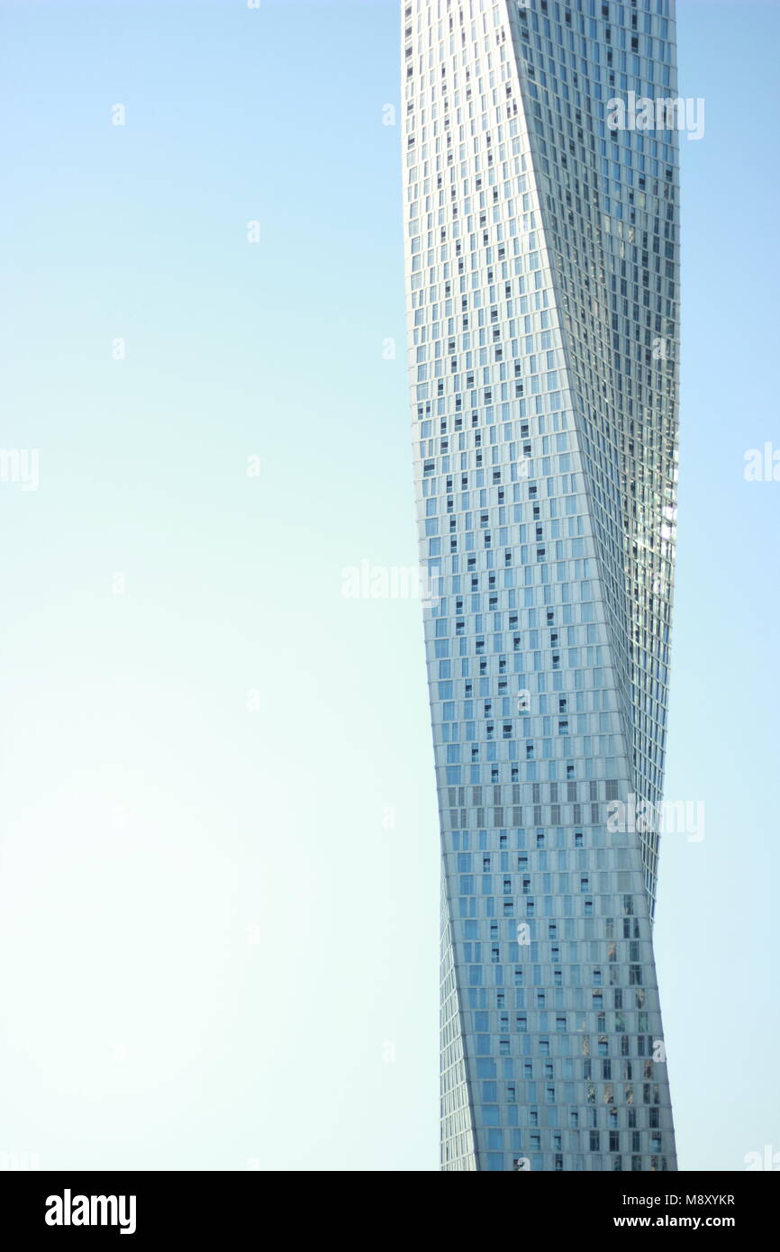 Cayan Turm Wolkenkratzer in Dubai, VAE Stockfoto