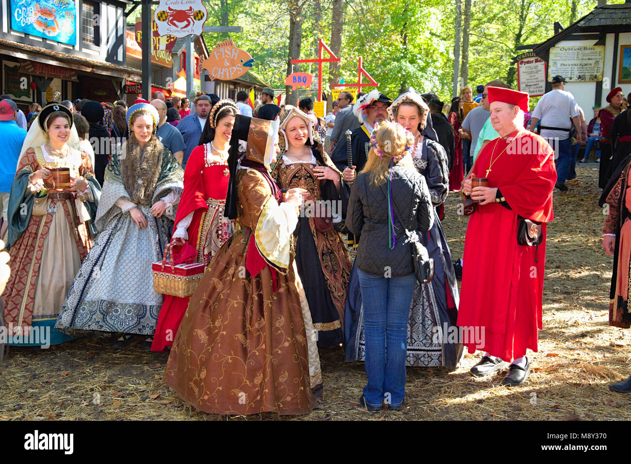 Leute in Kostümen im Renaissance Festival Stockfoto