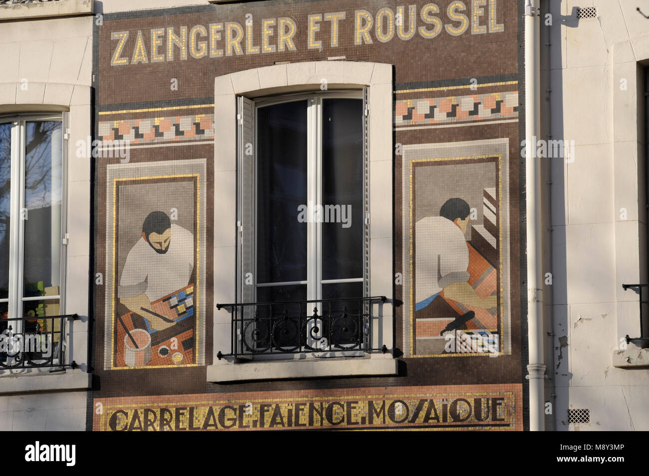 PARIS traditionelle Kunst und Kunsthandwerk - ZAENGERLER & ROUSSEL FLIESEN SHOP - PARIS - FRANZÖSISCHE CRAFTMAN HERGESTELLT - Frankreich © Frédéric BEAUMONT Stockfoto