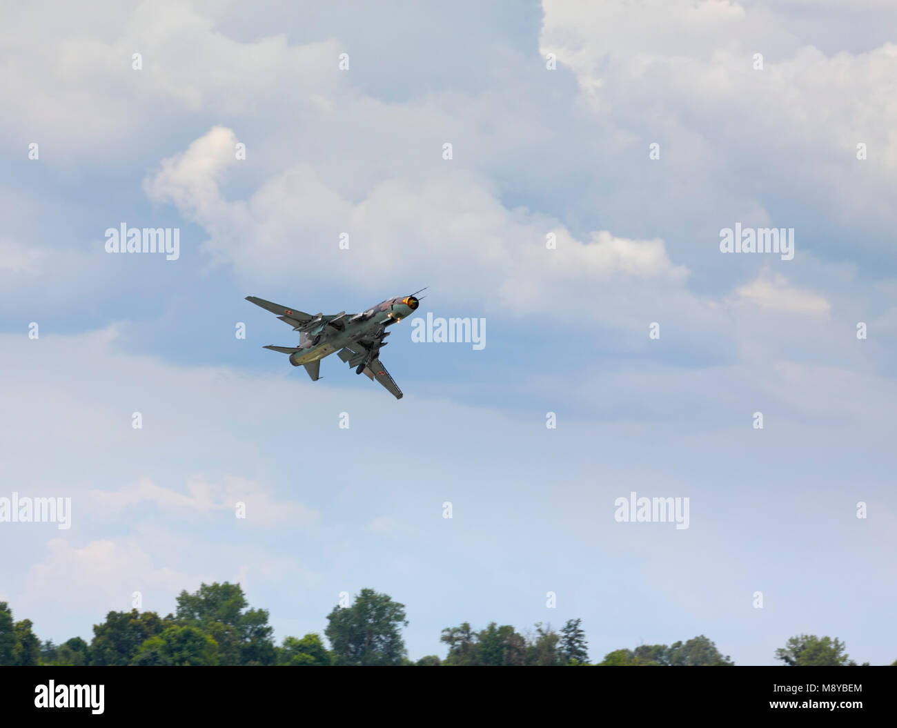 Take-off die polnische Luftwaffe Sukhoi SU-22 M4 Monteur während der International Air Show im 90. Jubiläumsjahr der polnischen Luftwaffe Akademie. Stockfoto