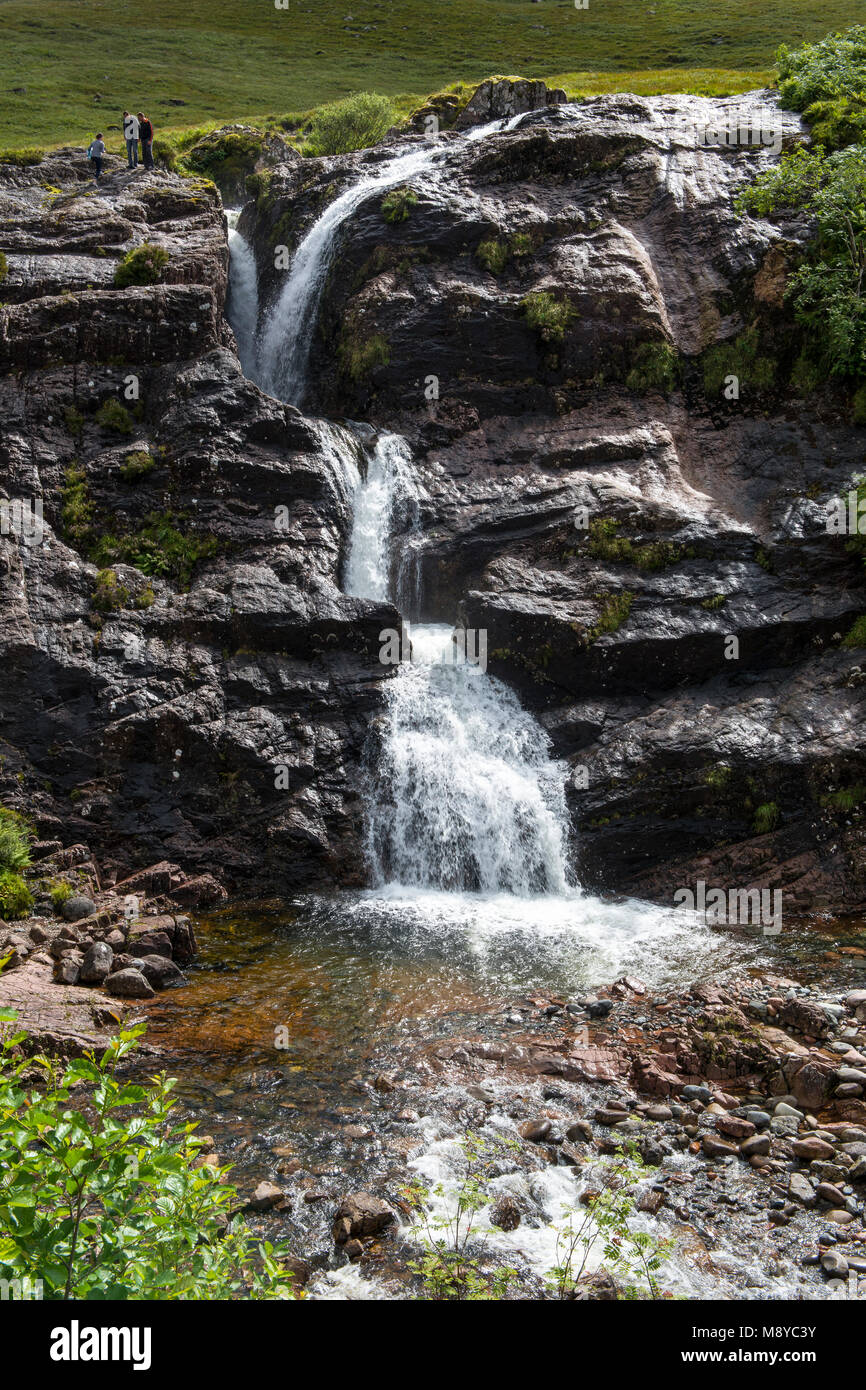 Treffen der drei Gewässer Wasserfall von der A82 Road in der Nähe von Glencoe, Hochland, Schottland, Großbritannien Stockfoto