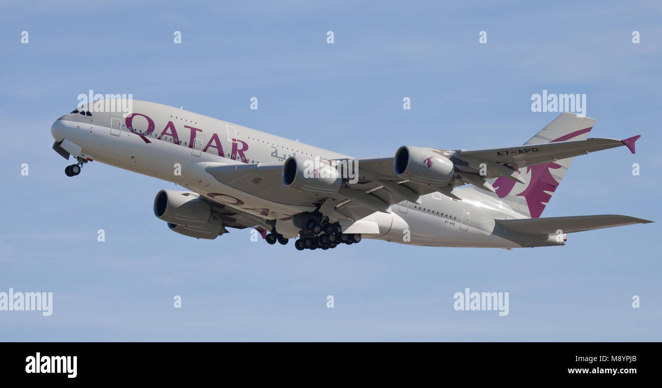 Qatar Airways Airbus A380 Super Jumbo A7-APD Abflug Flughafen London-Heathrow LHR Stockfoto