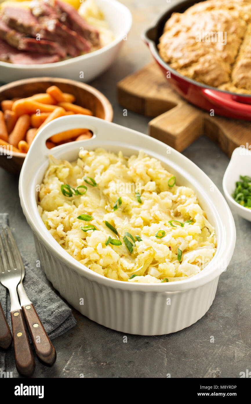 Colcannon, Kartoffeln und Kohl dish Stockfoto