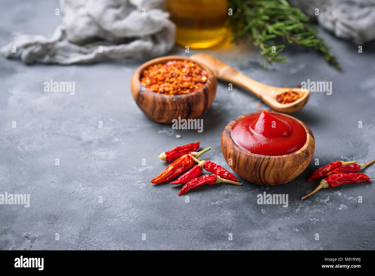 Chili Sauce mit getrockneten Paprika Stockfoto