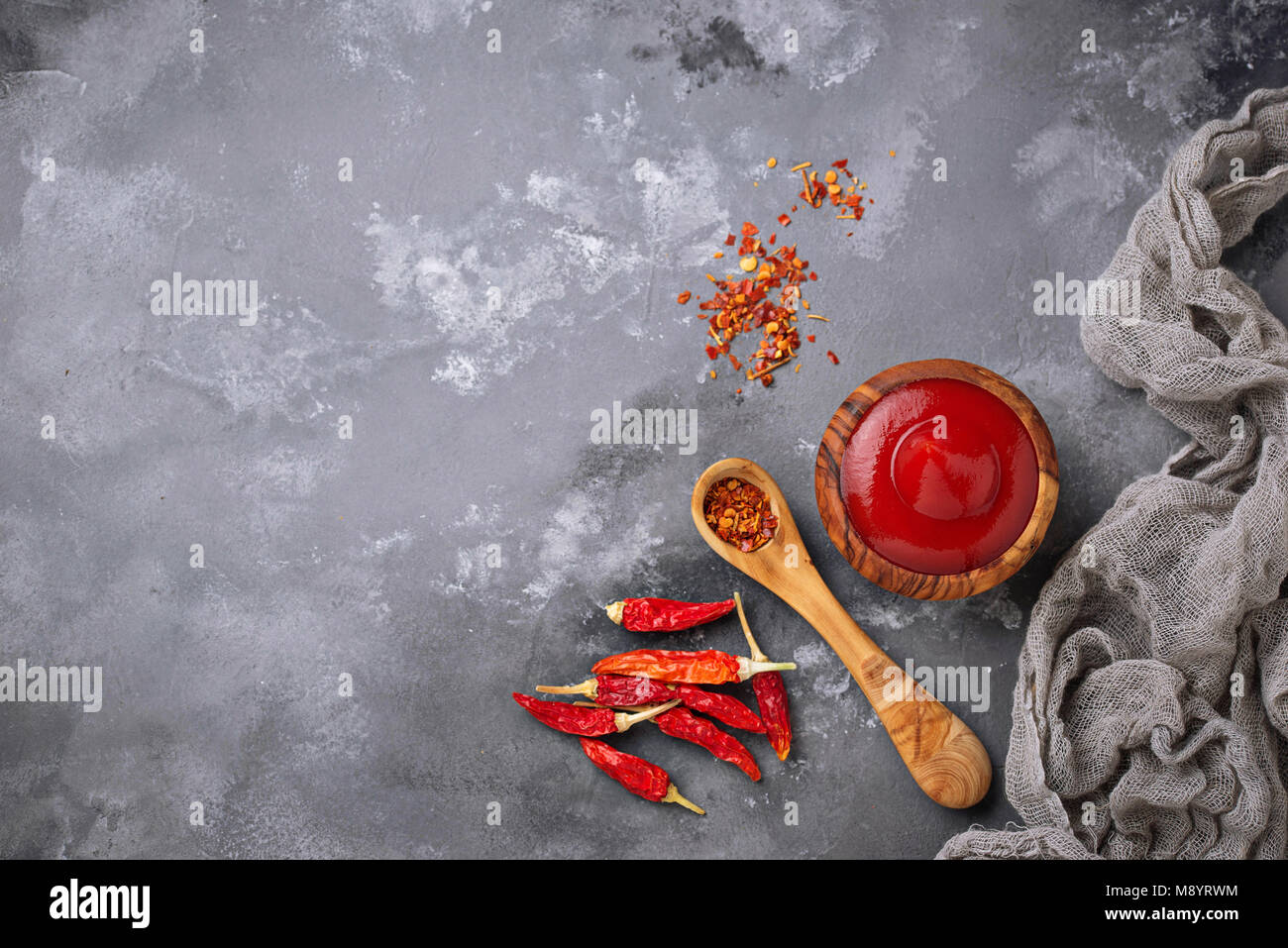 Chili Sauce mit getrockneten Paprika Stockfoto