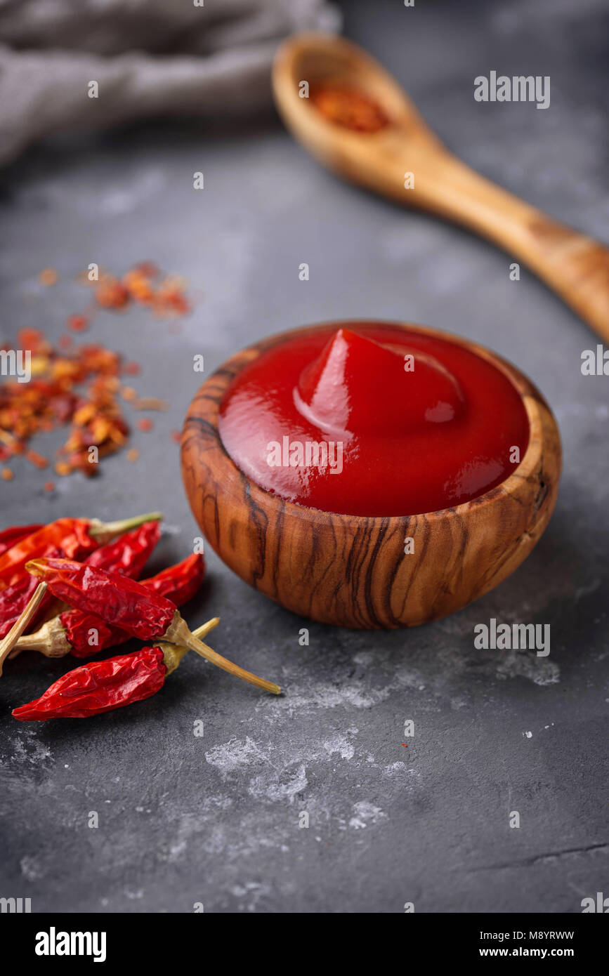 Chili Sauce mit getrockneten Paprika Stockfoto