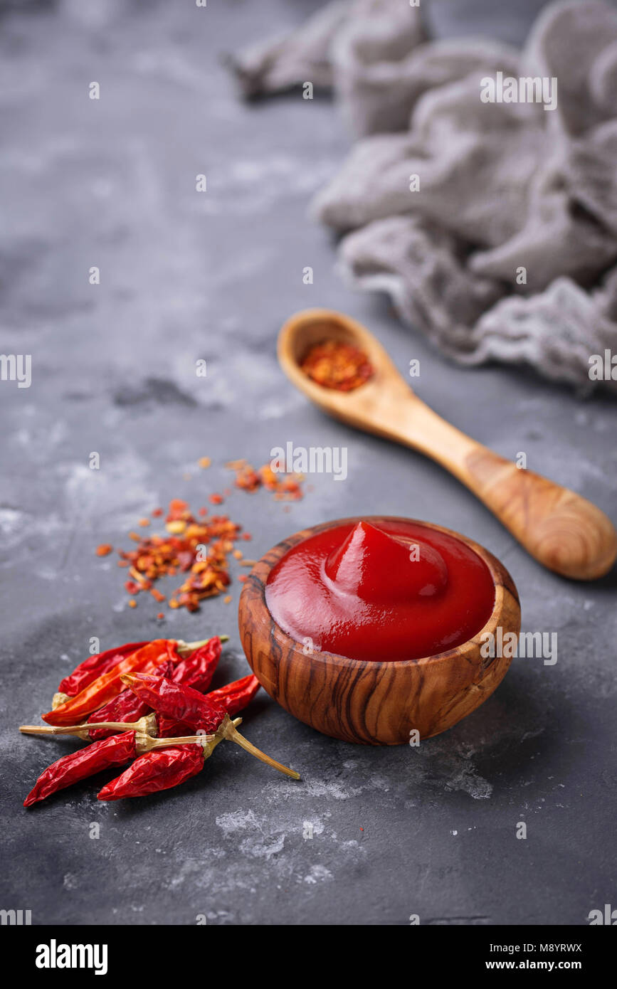 Chili Sauce mit getrockneten Paprika Stockfoto