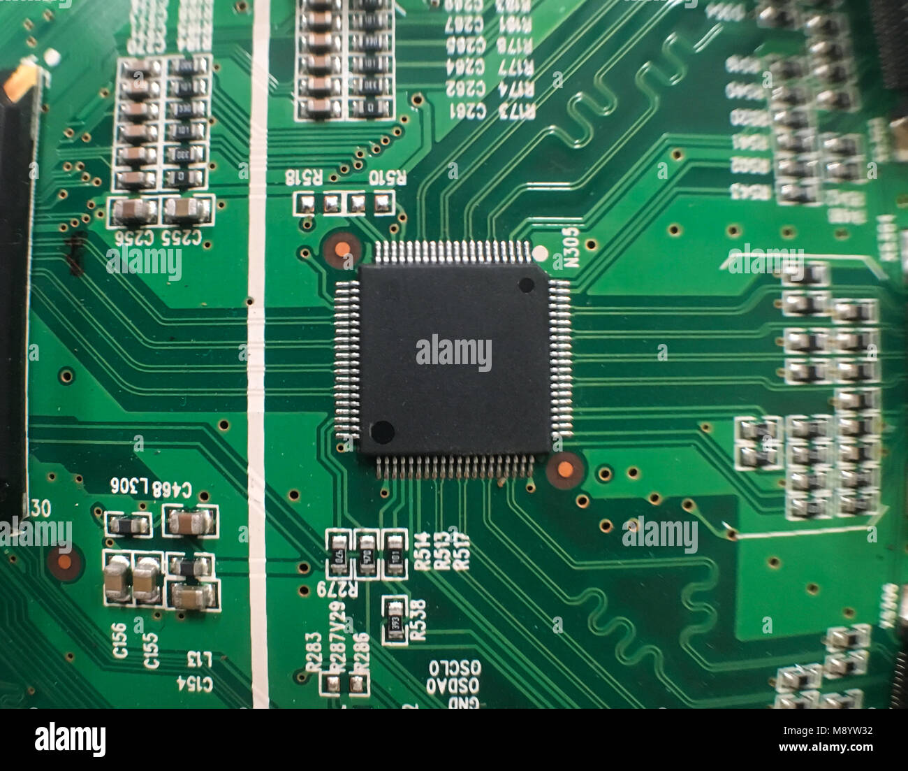 Die elektronik Teile auf Hauptplatine Widerstand und Chip Technologie Stockfoto