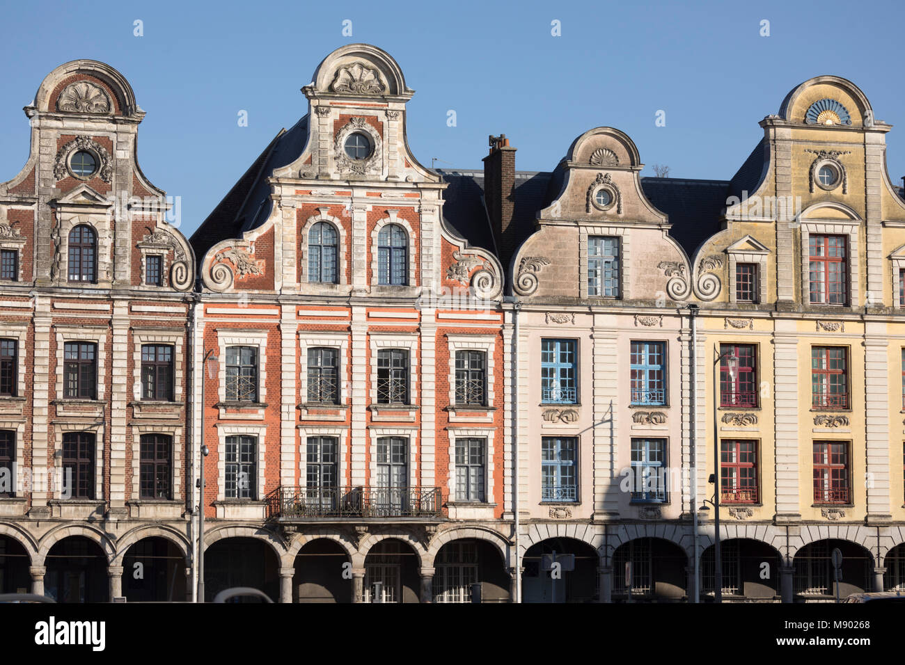 Flämischen Stil Fassaden auf der Grand Place, Arras, Pas-de-Calais, Ile-de-France, Frankreich, Europa Stockfoto
