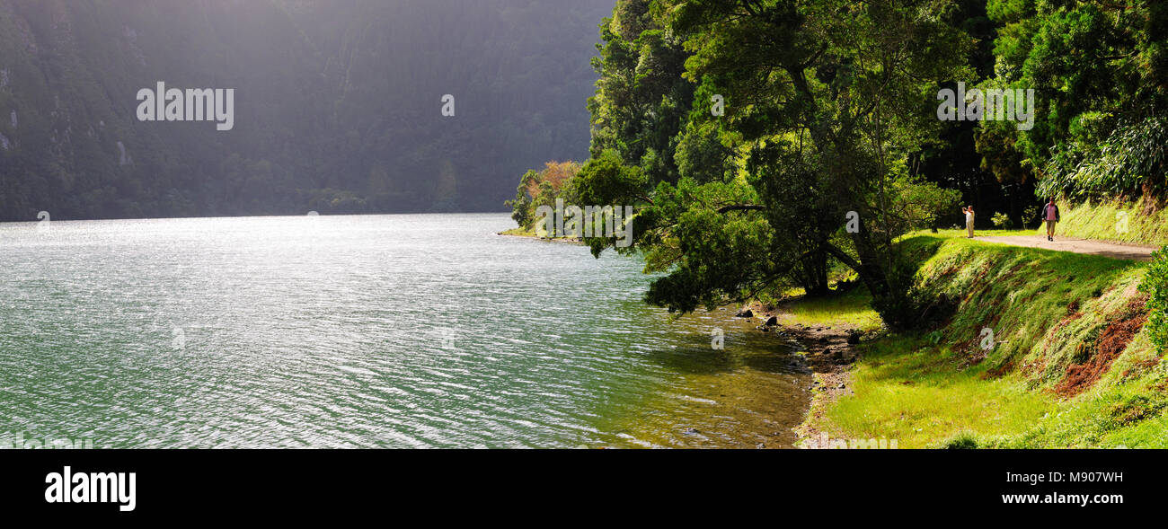 Sete Cidades See vulkanischen Ursprungs. Ein großer Krater mit 12 Kilometern im Umkreis, einer der am meisten besuchten Websites in São Miguel. Azoren, Portugal Stockfoto