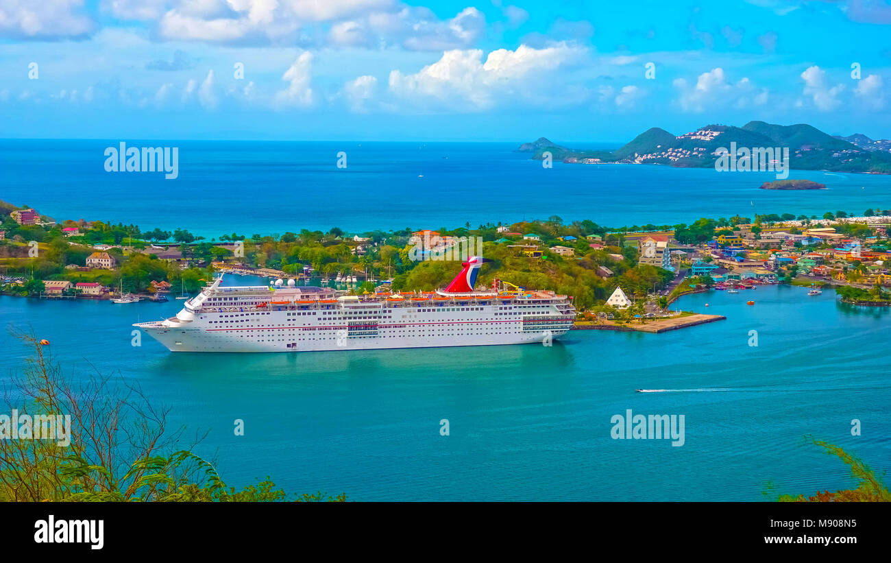 Saint Lucia - Mai 12, 2016: Die Carnival Cruise Ship Faszination am Dock Stockfoto