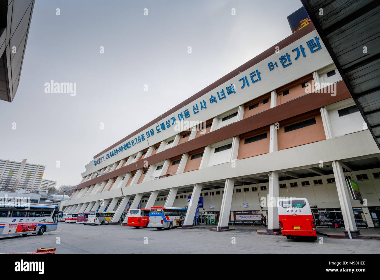 Seoul, Südkorea 7. März 2018 Facadde von Seoul Express Bus Terminal