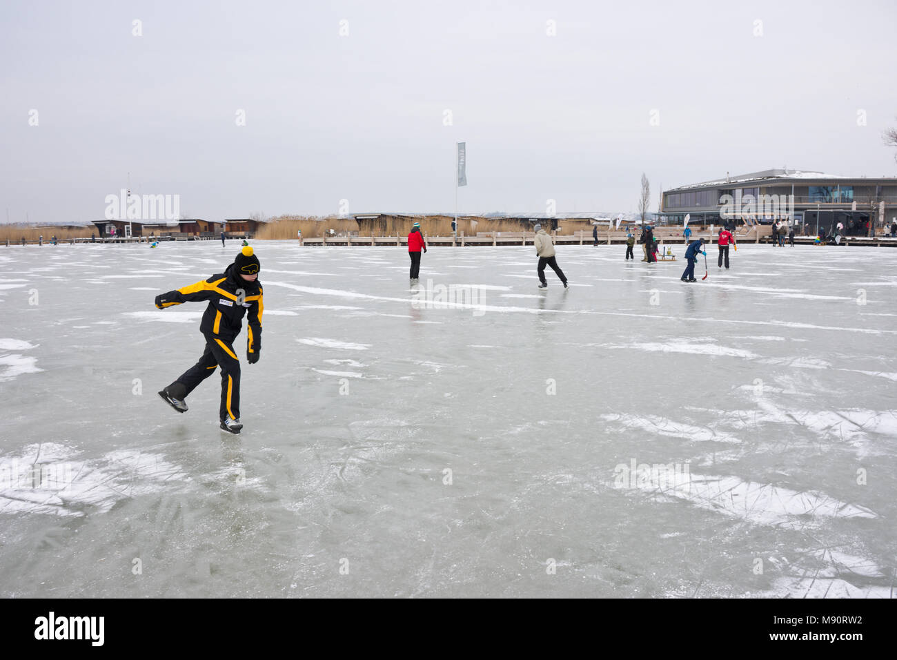 Winter landscape ice skating Fotos und Bildmaterial in hoher