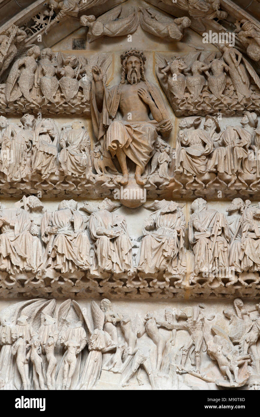 Kirche Saint-Maclou, Rouen, Frankreich. Detail der Tympanon. Das letzte Gericht. Stockfoto