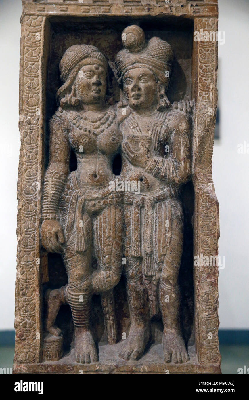 National Museum von Indien, Delhi. Verliebte Paare. Sunga. 2. Jahrhundert. Amin, Haryana. Stein. Detail. Indien. Stockfoto