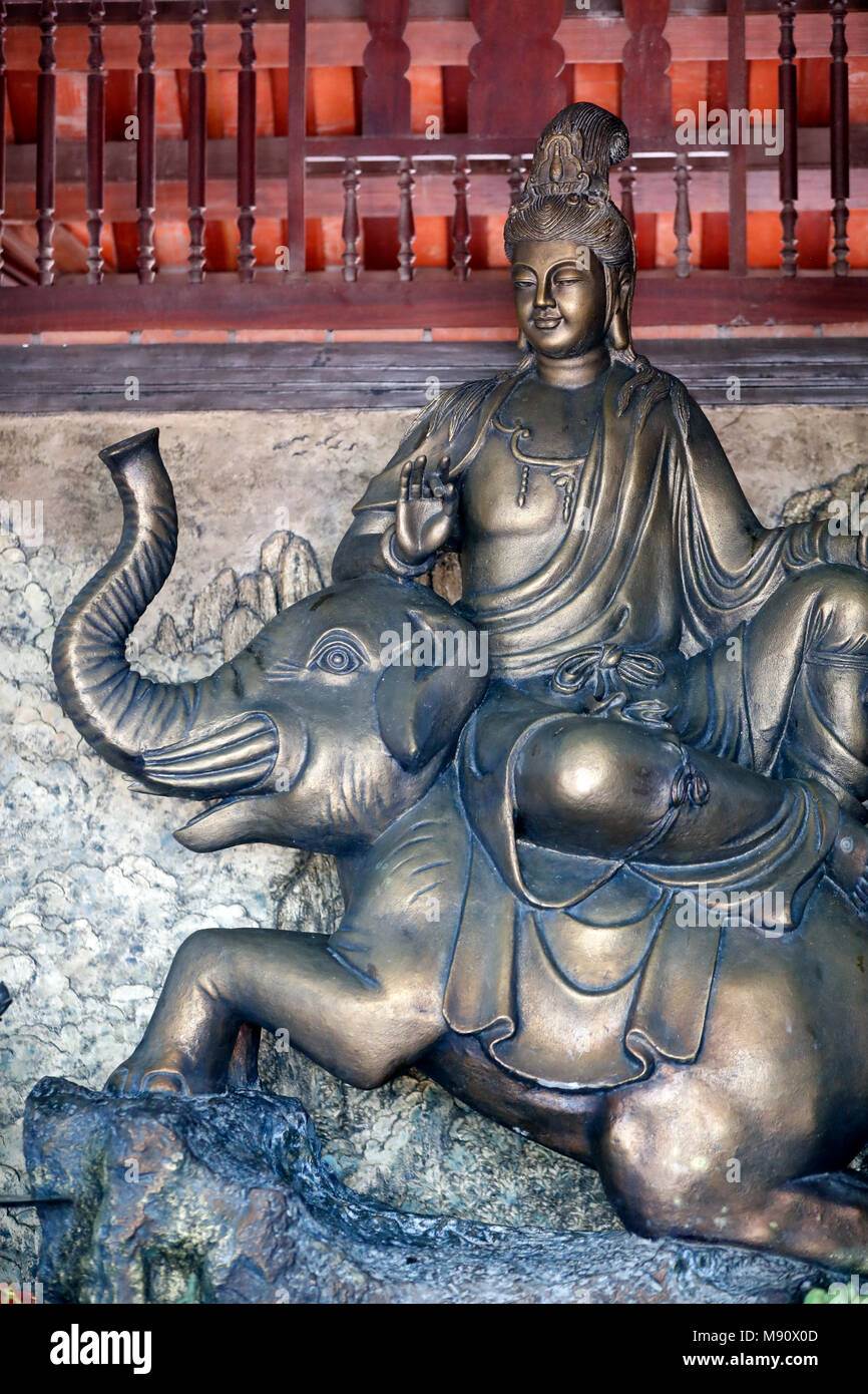 Chua Ho Quoc Pagode. BuddhaÕs Geburt. Queen Maya geträumt, dass ein weißer Elefant vom Himmel herabgestiegen und in ihrem Leib. Phu Quoc. Vietnam. Stockfoto