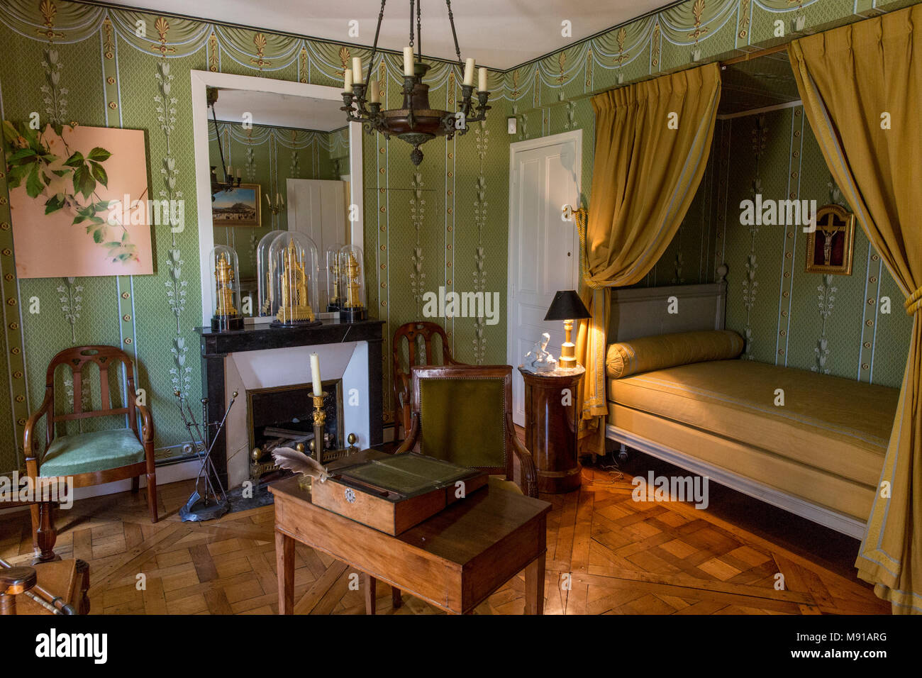 Französisch 19. Jahrhundert Schriftsteller Chateaubriand's House in ChÃ¢tenay Sceaux, Frankreich. Schlafzimmer. Stockfoto