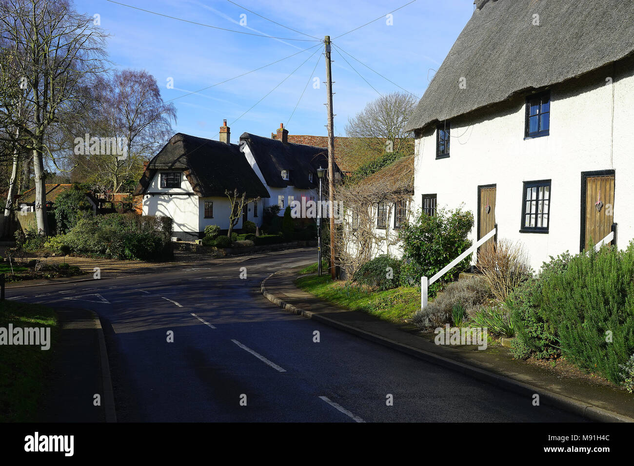 Reetgedeckte Cottages am Großen Gransden Stockfoto