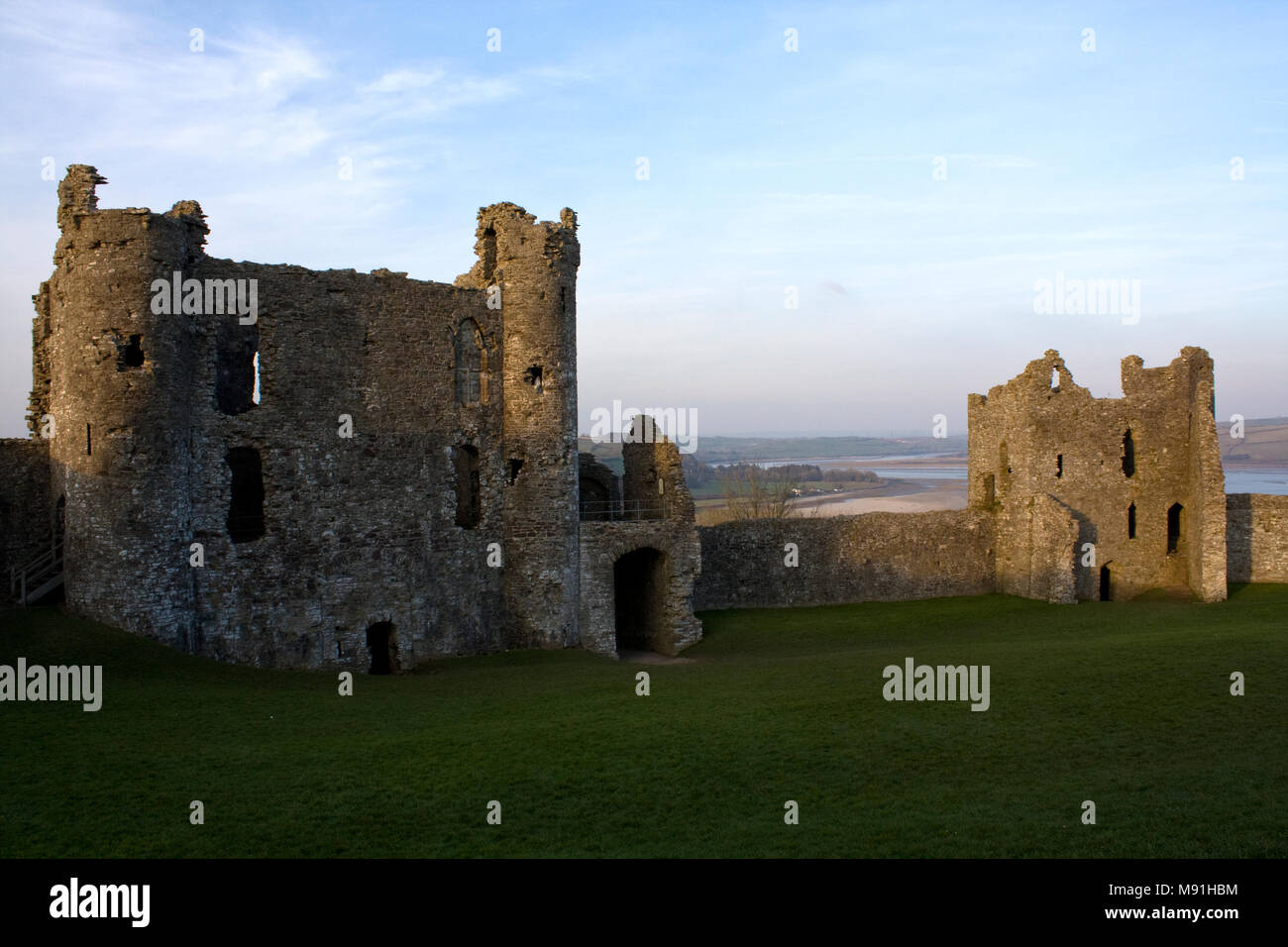 Ruinen der Burg über dem Llansteffan Towy Mündung, Carmarthenshire, South Wales Stockfoto