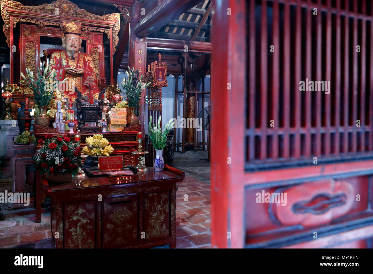 Tempel der Literatur. Altar zu Konfuzius gewidmet. Hanoi. Vietnam. Stockfoto