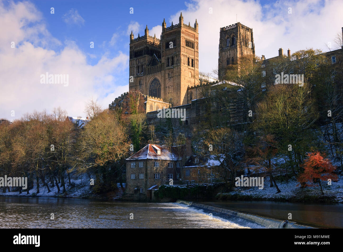 Kathedrale von Durham und Fluss tragen Tyne und tragen England im winter Stockfoto