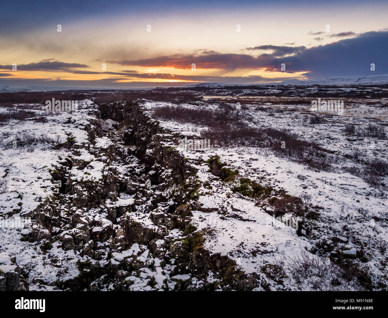 Almannagja Riss, den Nationalpark Thingvellir, Island. Dieses Bild ist mit einer Drohne erschossen. Stockfoto