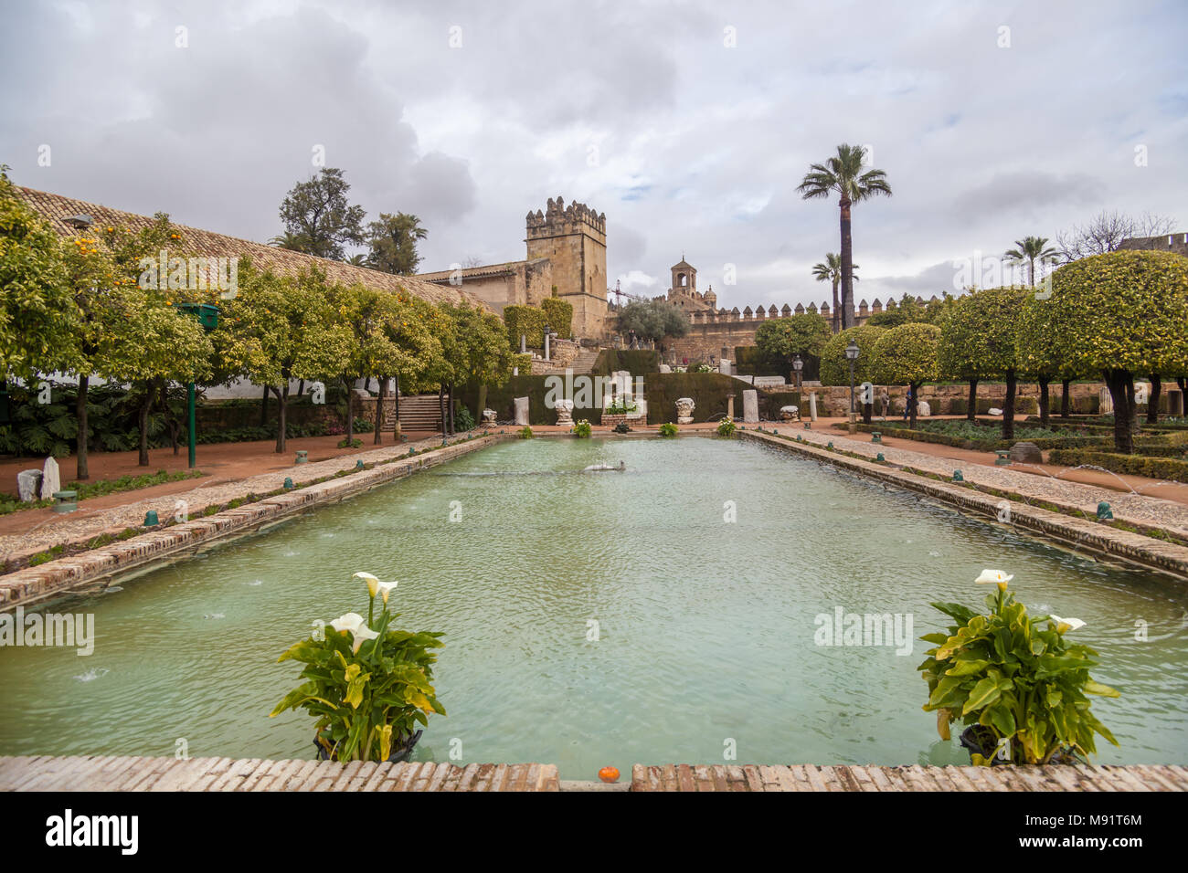 Blick auf den alcazar oder Alcázar de los Reyes Cristianos cordoba Spanien Stockfoto