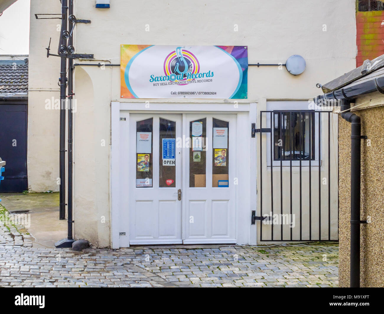 Keartons Yard in Darlington Zentrum mit SaxoSoul Datensätze, die verkaufen und Exchange Schallplatten kaufen Stockfoto