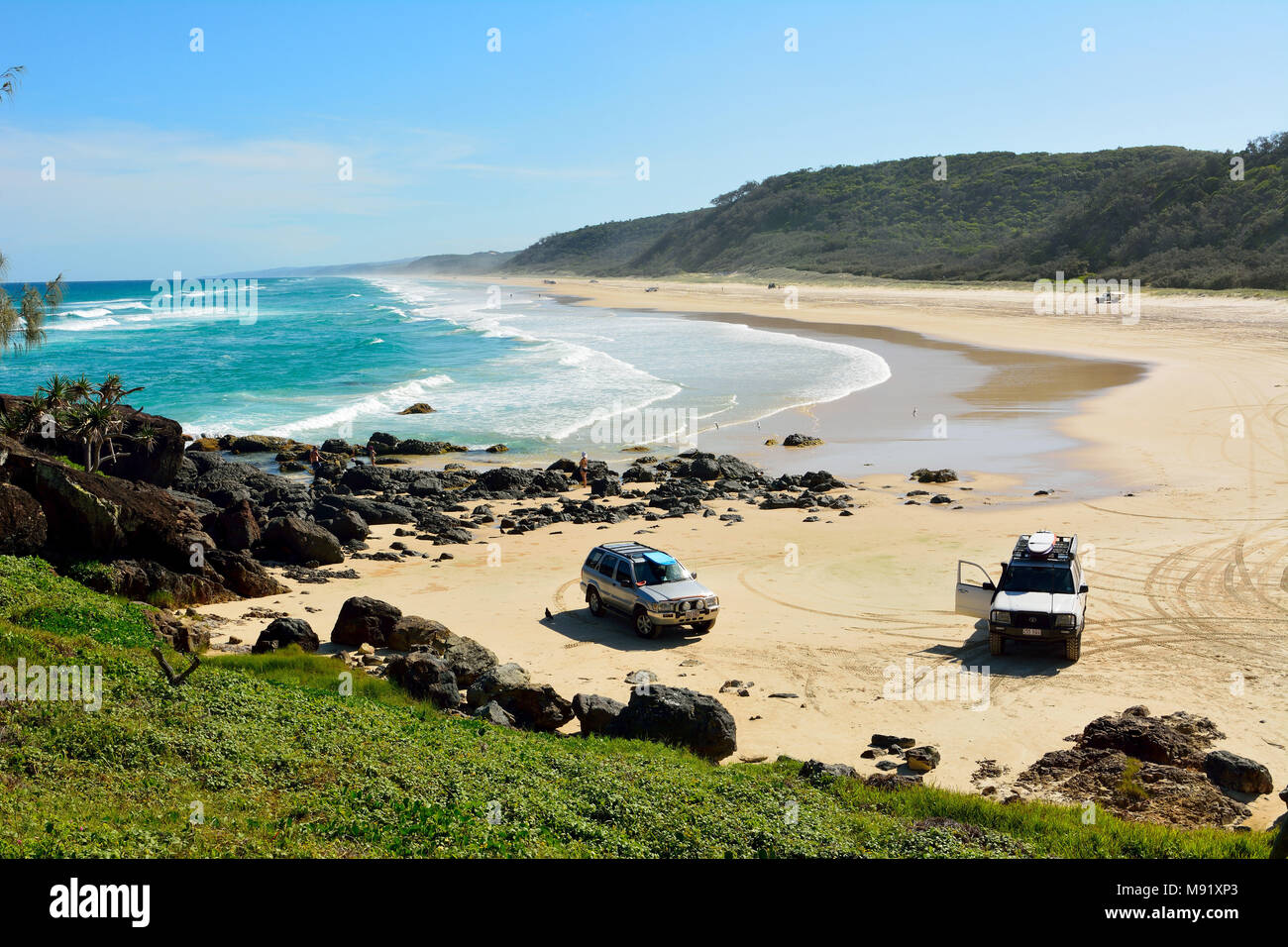 Great Sandy National Park, Queensland, Australien â € "19. Dezember 2017. 40-Mile Beach in der Great Sandy National Park in Queensland, Australien, mit 4WD Stockfoto
