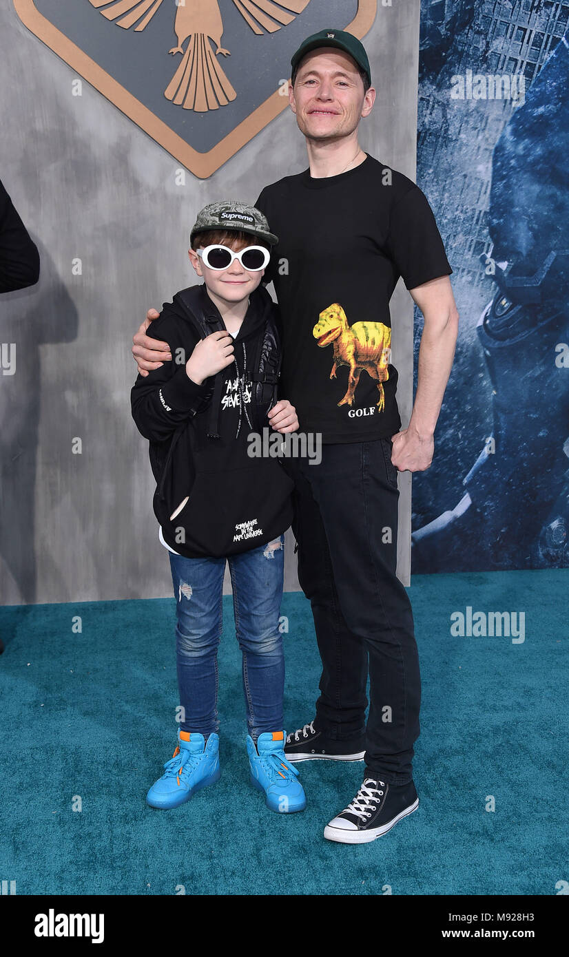 Hollywood, Kalifornien, USA. 21 Mär, 2018. Burn Gorman und Max Gorman kommt für die 'Pacific Rim Aufstand 'Global Premiere auf dem chinesischen Theater. Credit: Lisa O'Connor/ZUMA Draht/Alamy leben Nachrichten Stockfoto