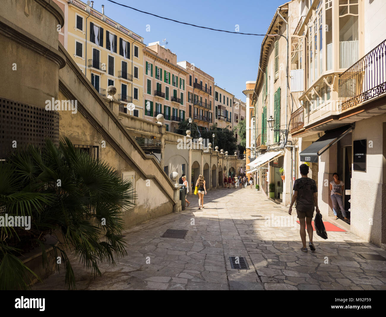 Traditionelle Straße in der Altstadt von Palma de Mallorca, Spanien Balearen. Stockfoto