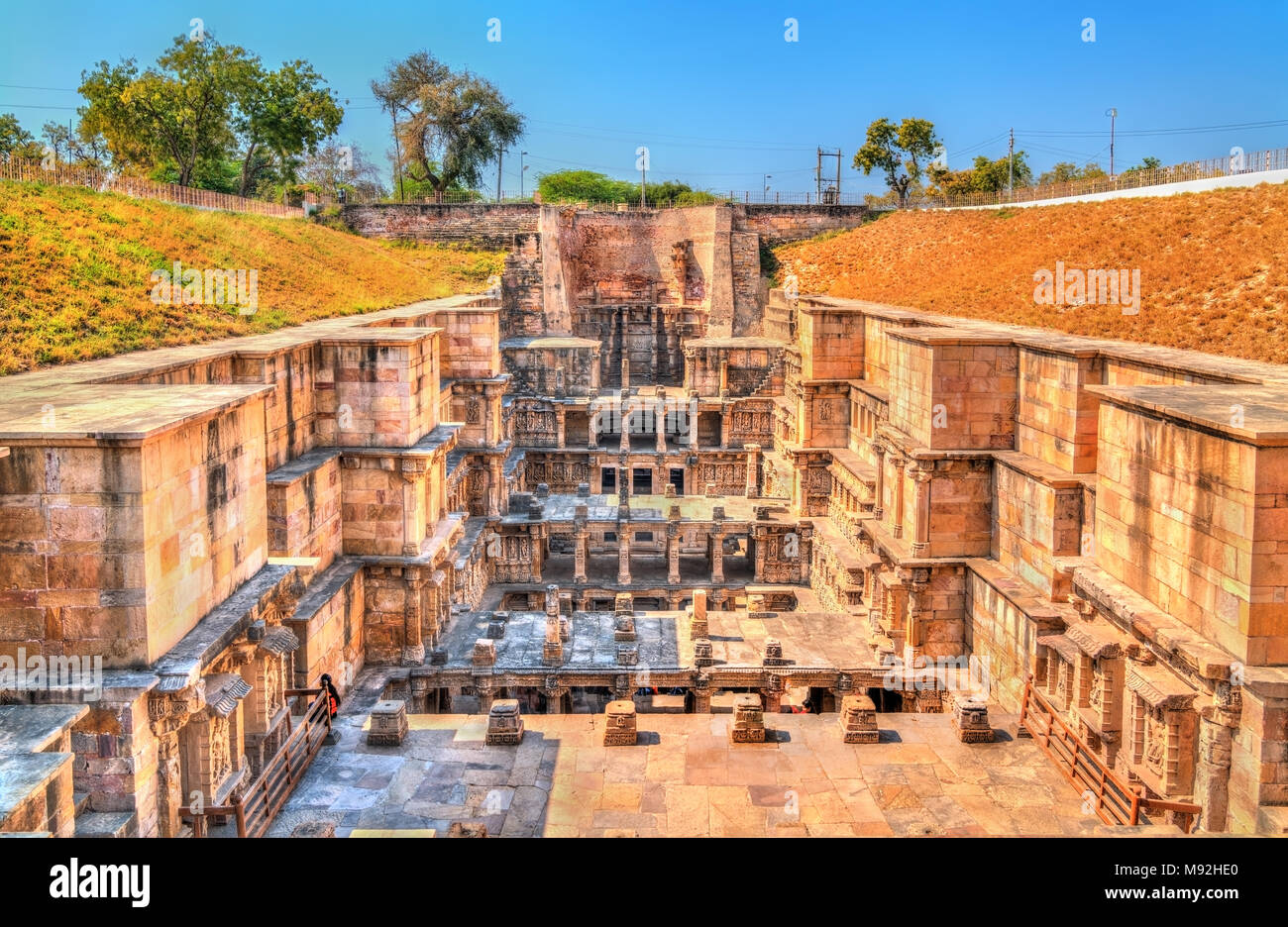 Rani ki Vav, ein aufwendig konstruierte stepwell in Patan. Weltkulturerbe der UNESCO in Gujarat, Indien. Stockfoto Rani ki Vav, ein aufwendig konstruierte stepwell in Patan. Weltkulturerbe der UNESCO in Gujarat, Indien. Stockfoto