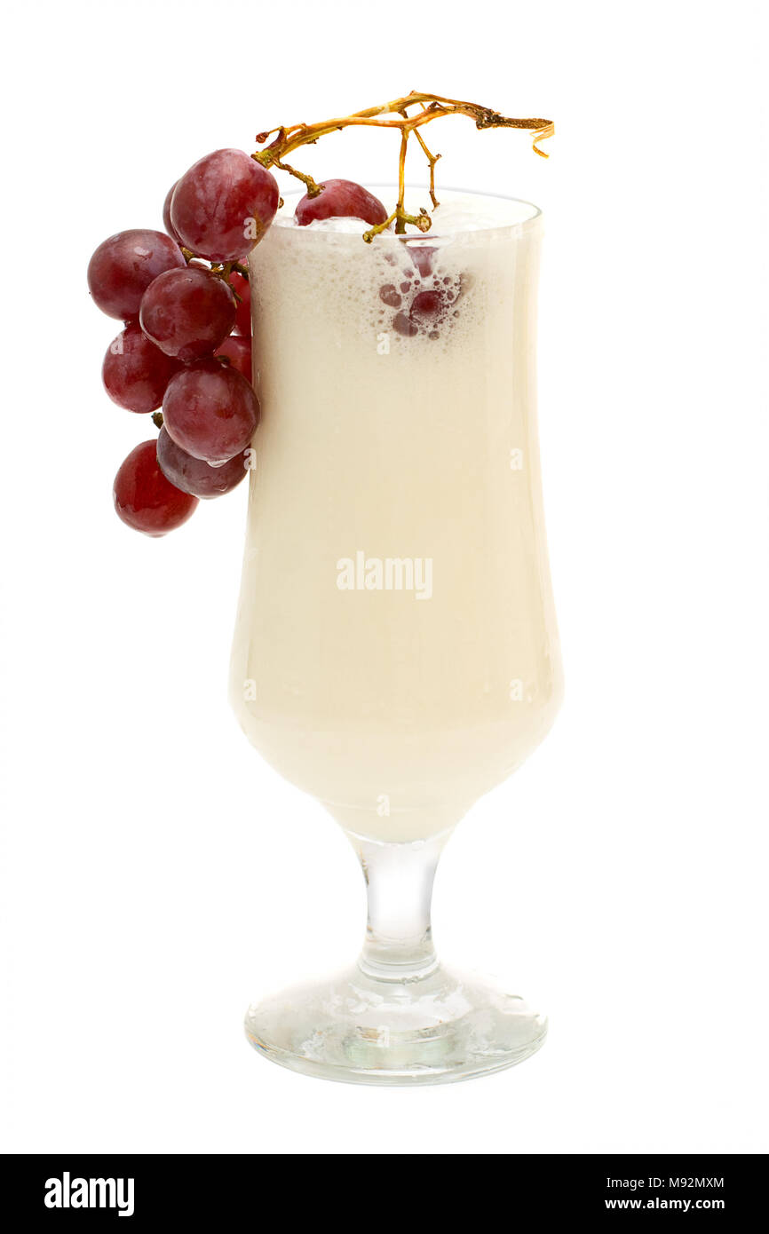 Milch Shake auf weißem Hintergrund - gesundes Essen Stockfoto