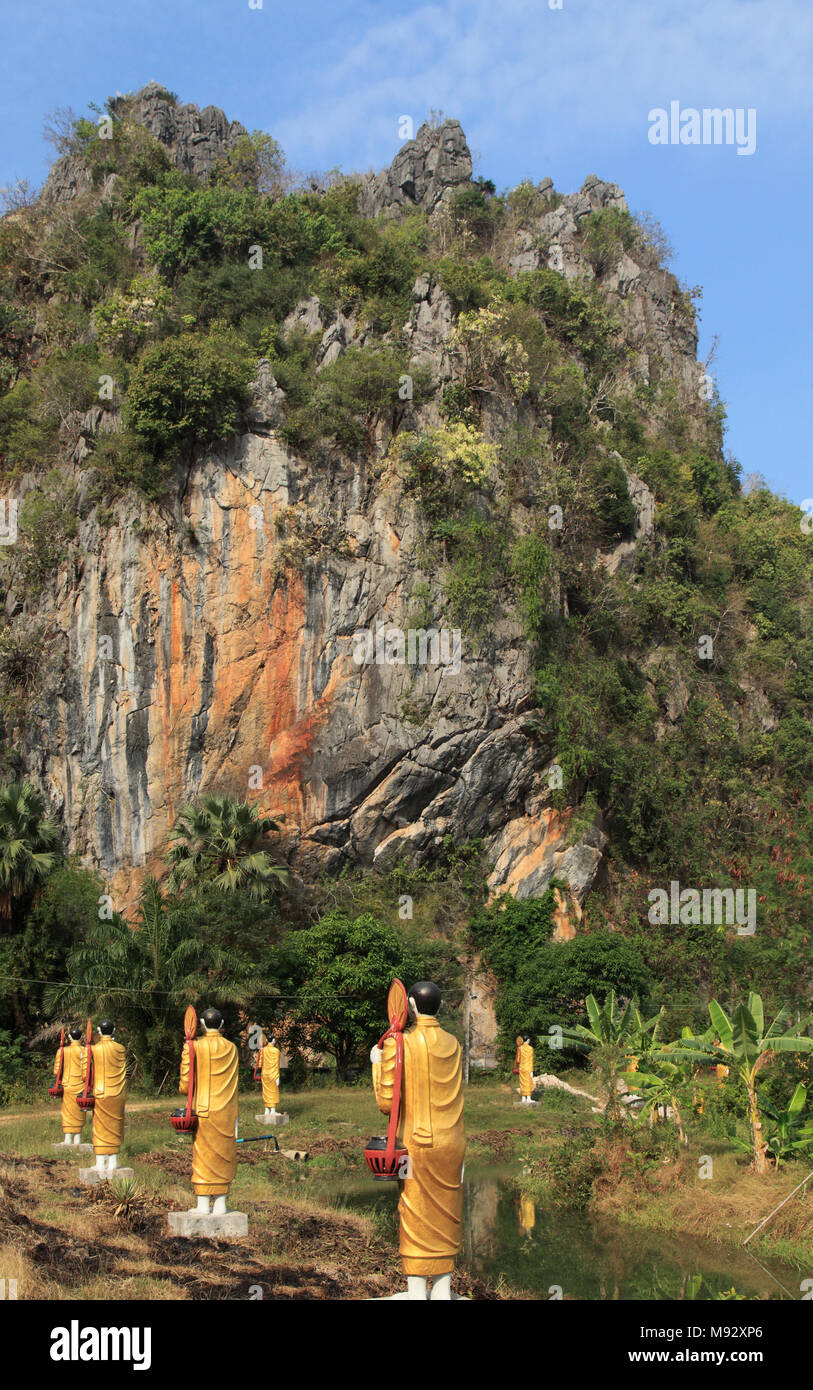 Myanmar, Mon Staat, Landschaft, Mönch, Statuen, Hügel, Stockfoto