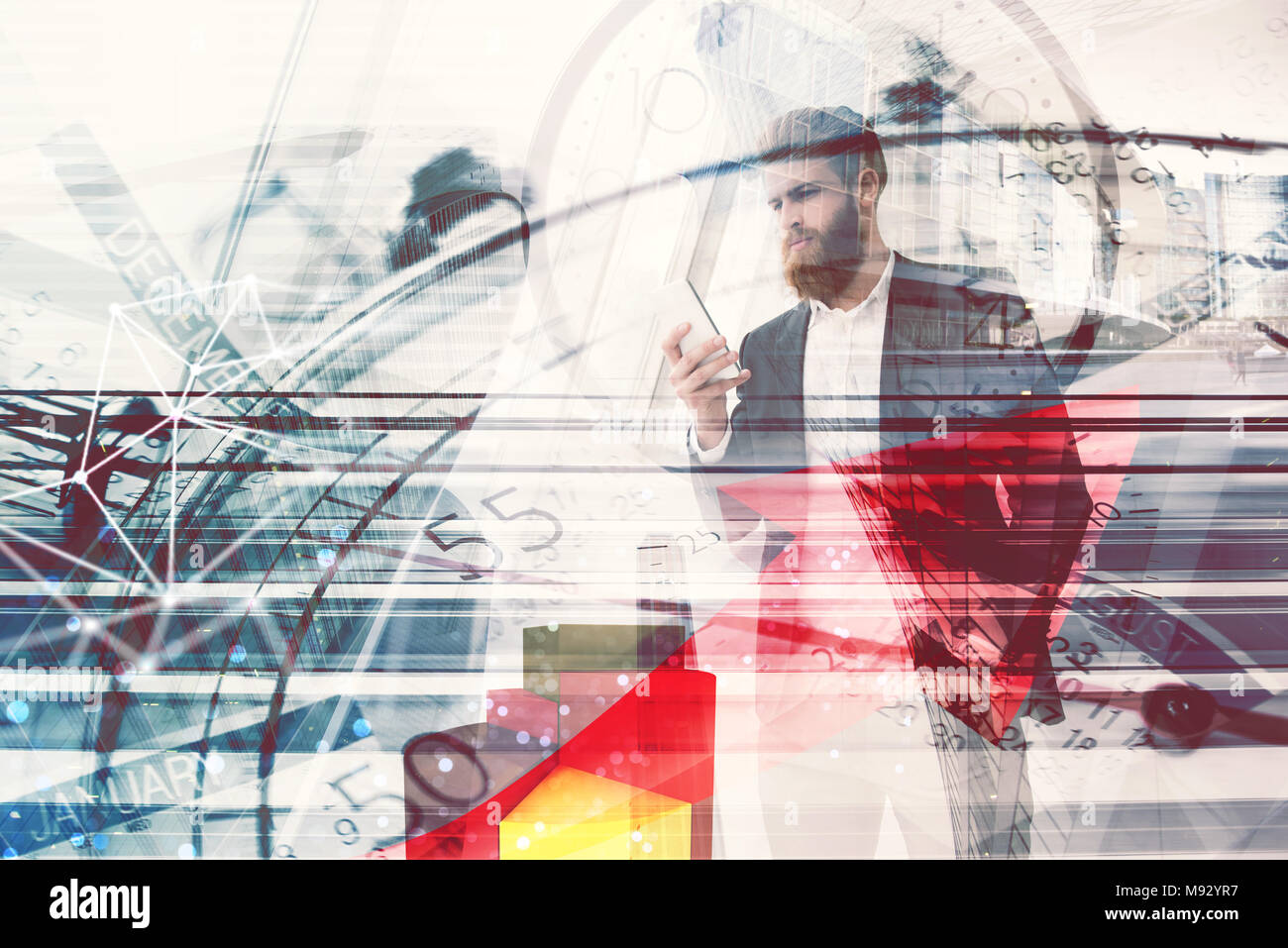 Unternehmer arbeitet mit Handy in der Hand Stockfoto