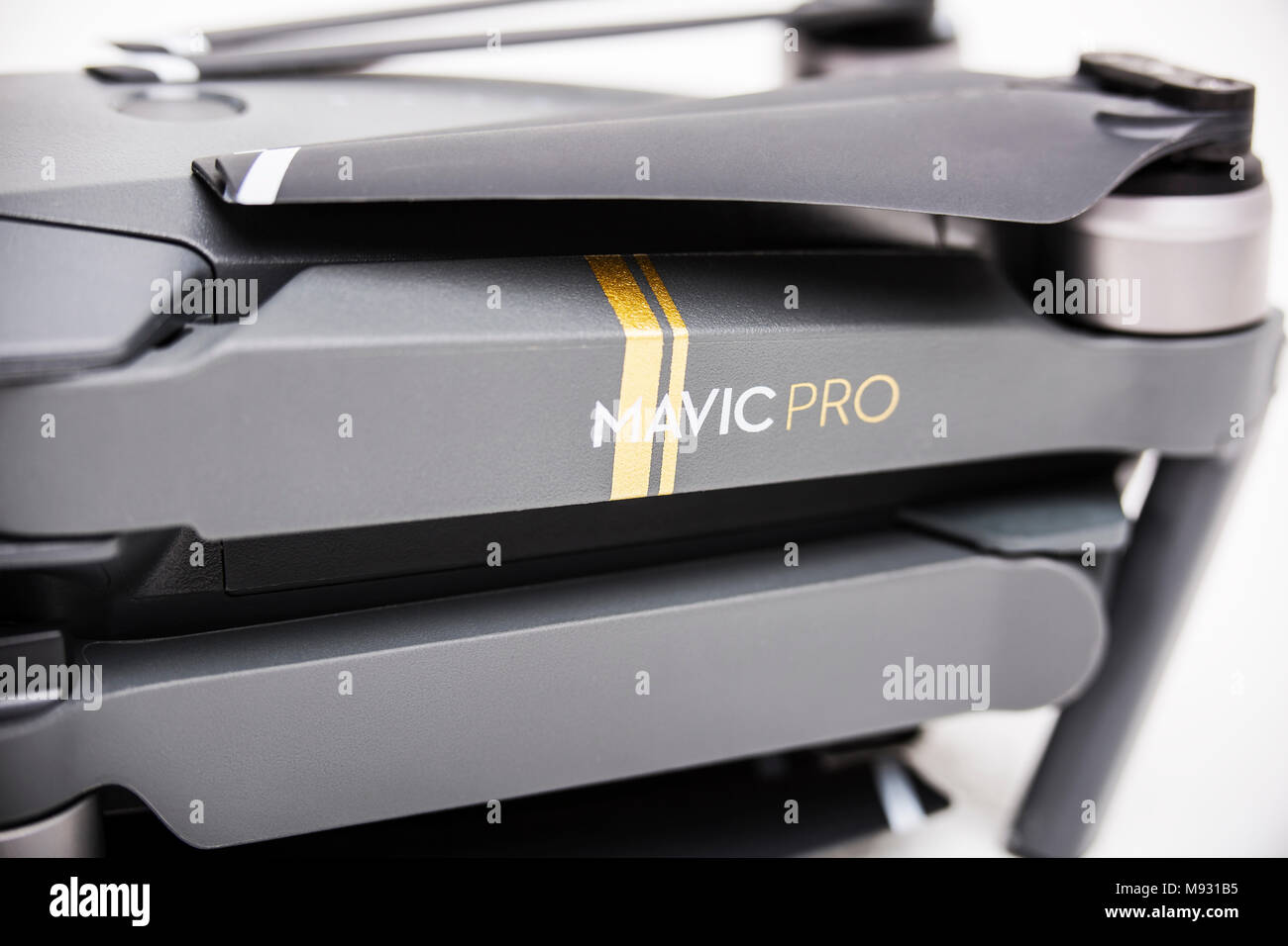 DJI Mavic Pro Drohne: Israel, 2. OKTOBER 2017. Nahaufnahme, auf weißem Hintergrund. Einer der meisten tragbaren Drohnen auf dem Markt, mit 4 k ultra Hd. Stockfoto