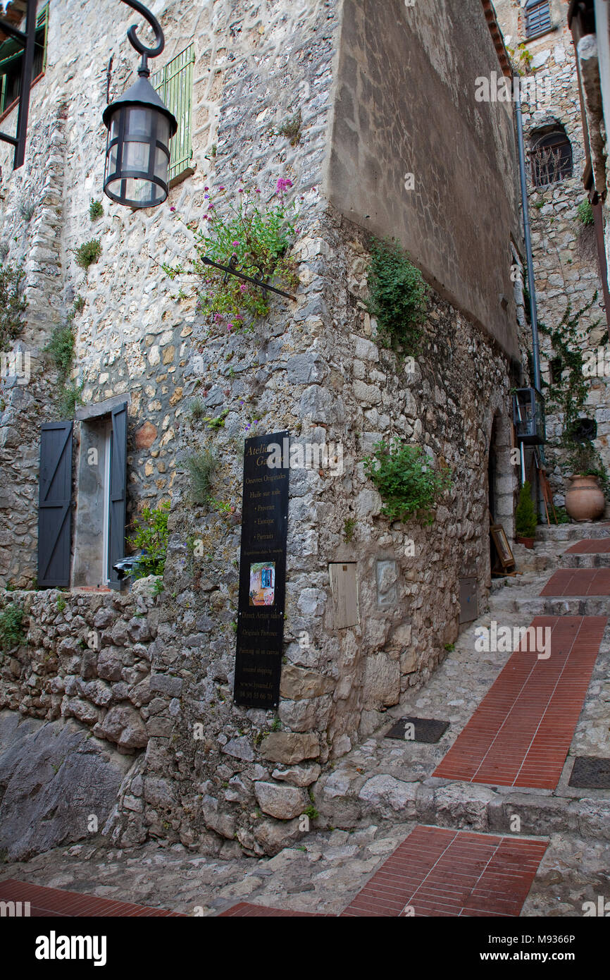 Treppe in der Gasse der mittelalterlichen Èze Village, Provence, Var, Côte d'Azur, Südfrankreich, Frankreich, Europa Stockfoto