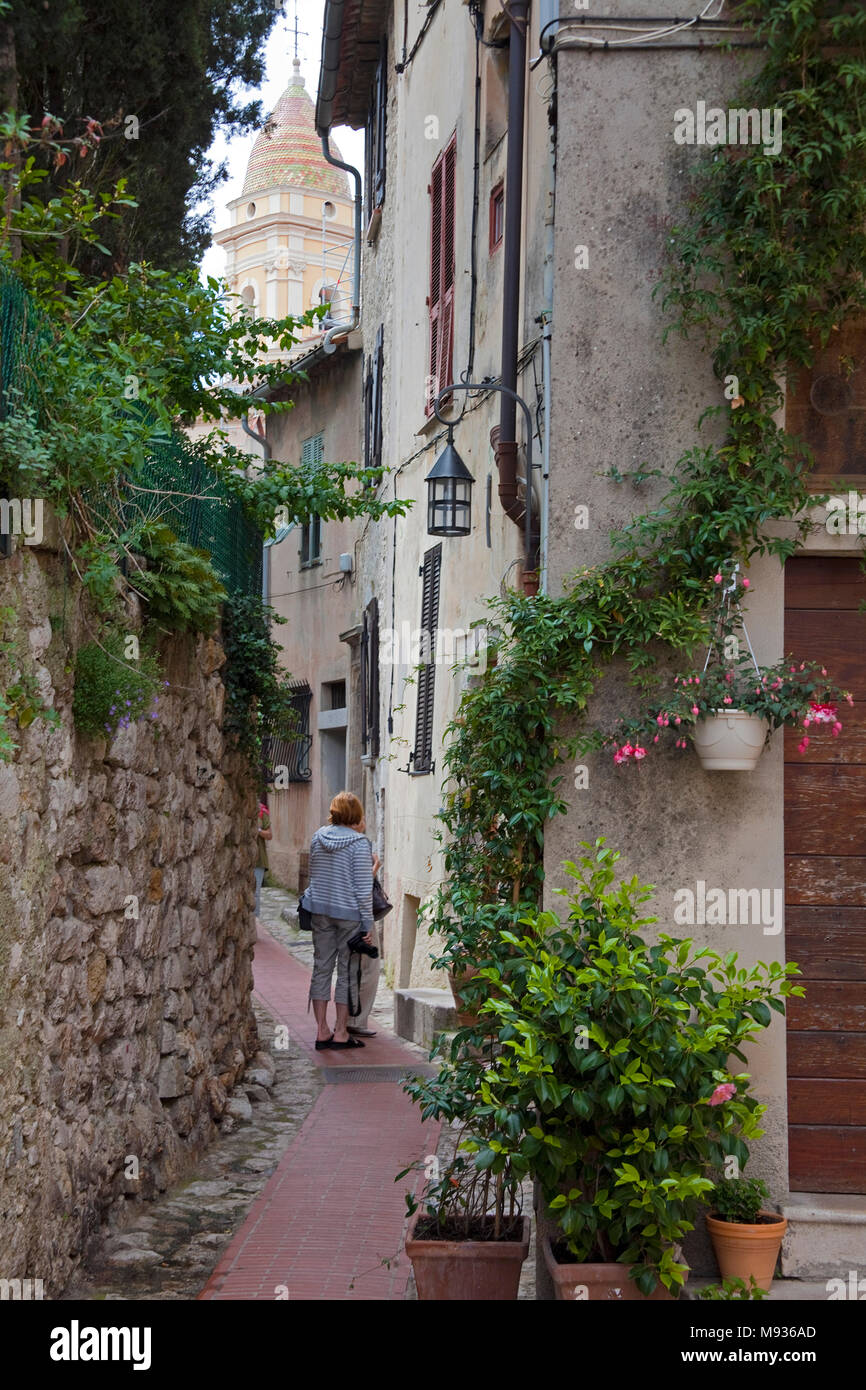 Gasse in der Altstadt des Dorfes La Turbie, Süd Frankreich, Var, Provence, Cote d'Azur, Frankreich, Europa Stockfoto