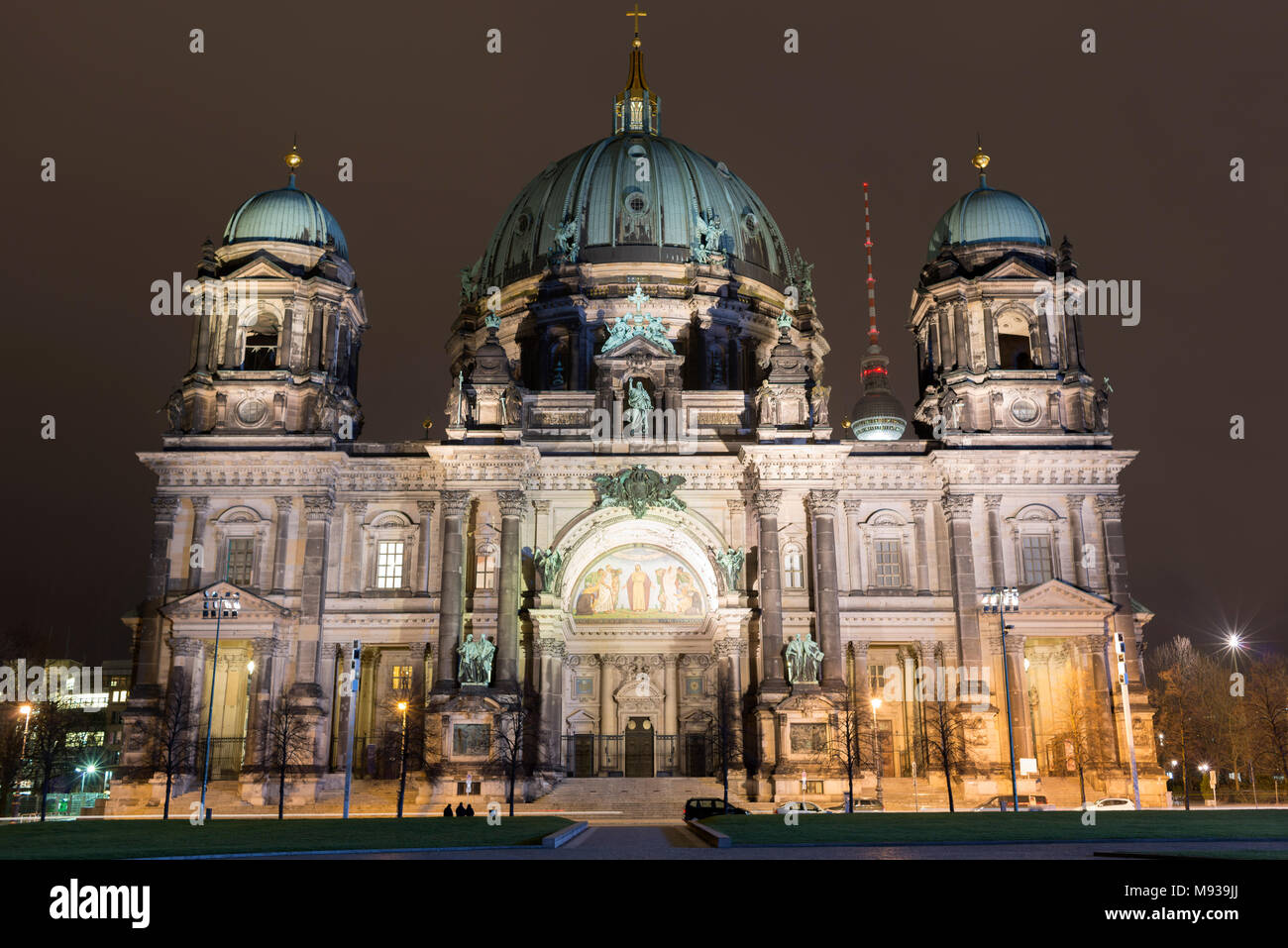 Malerische Nacht beleuchtung der berühmten Berliner Dom in der deutschen Hauptstadt Stockfoto