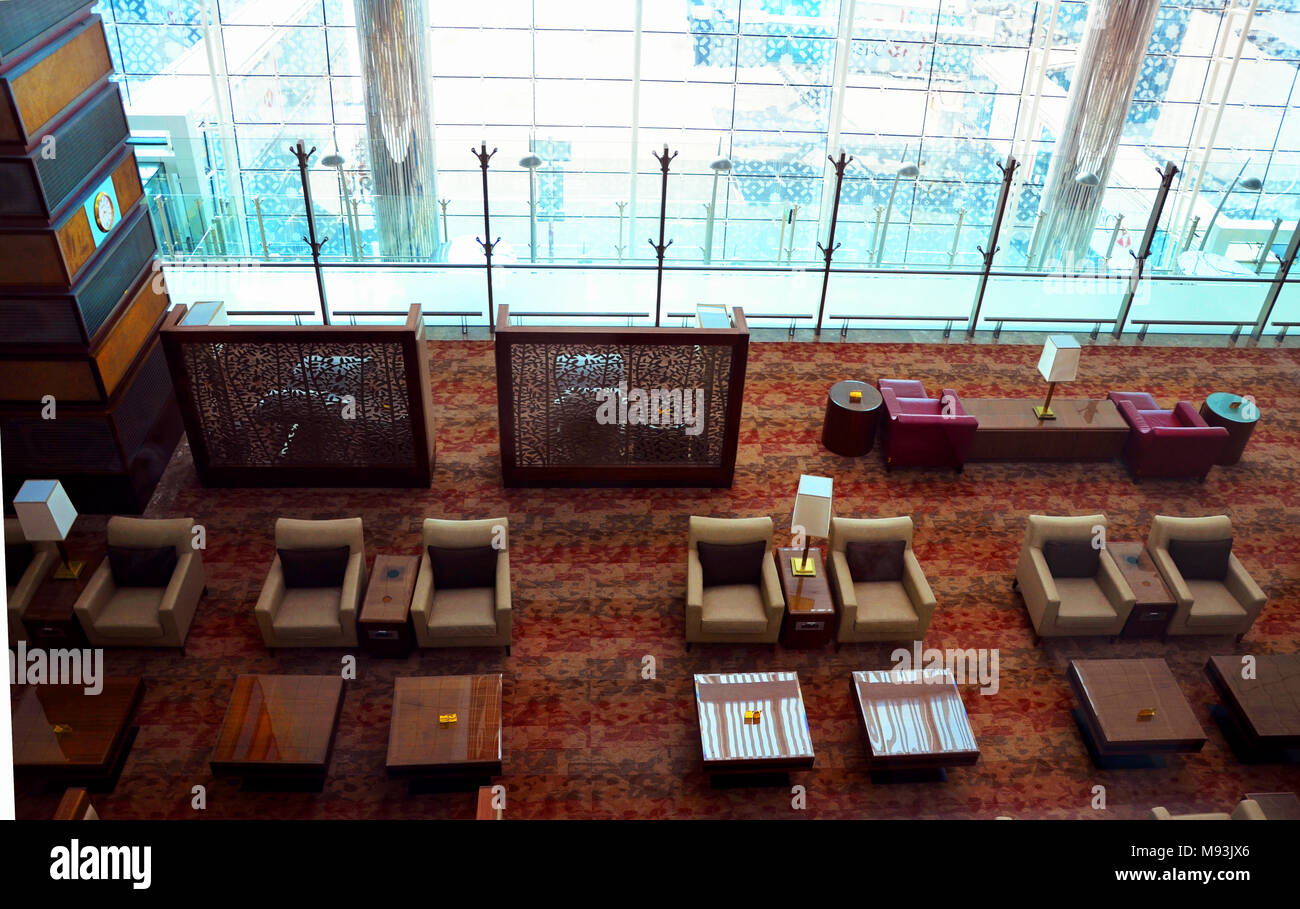 Flughafen Dubai, VAE - 22. September 2017: Luxus Wartebereiche in der First Class von Emirates Lounge von Business Class Lounge gesehen Stockfoto