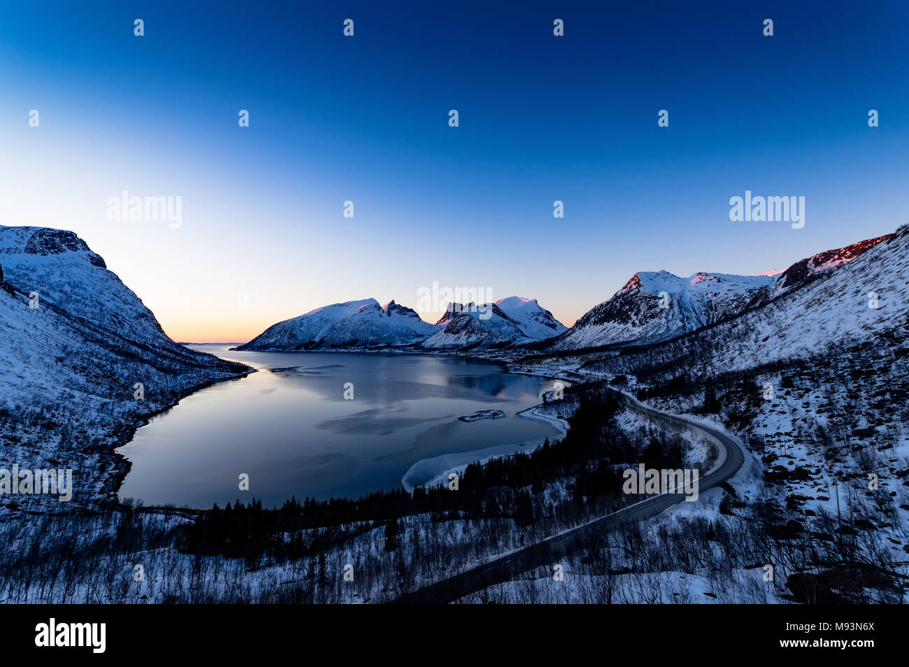 Winterlandschaft von Senja in Norwegen Stockfoto